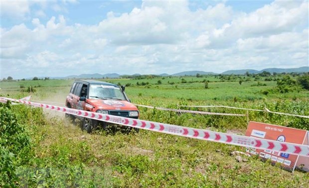 Vietnamesische und internationale Rennfahrer nehmen am Offroad-Rennen in Dak Lak teil