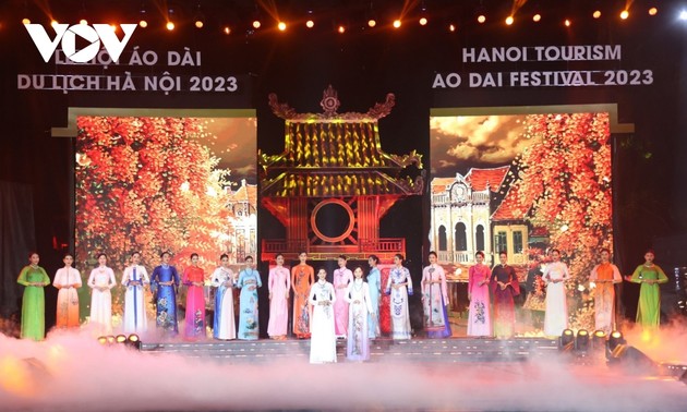 Verbreitung der Liebe zu Tracht Ao Dai