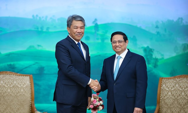 Premierminister Pham Minh Chinh empfängt den malaysischen Verteidigungsminister