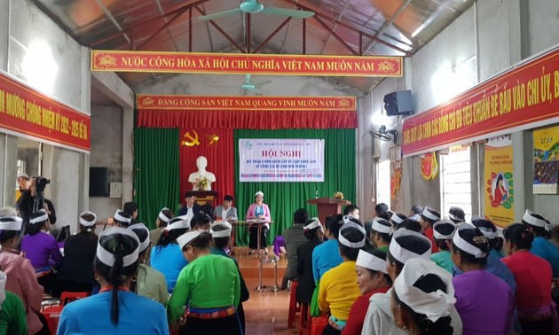 Frauengruppe des Dorfes Bai Von in der Gemeinde Dinh Cu in Hoa Binh