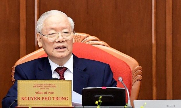 KPV-Generalsekretär Nguyen Phu Trong leitet das Treffen mit wichtigen Führungskräften