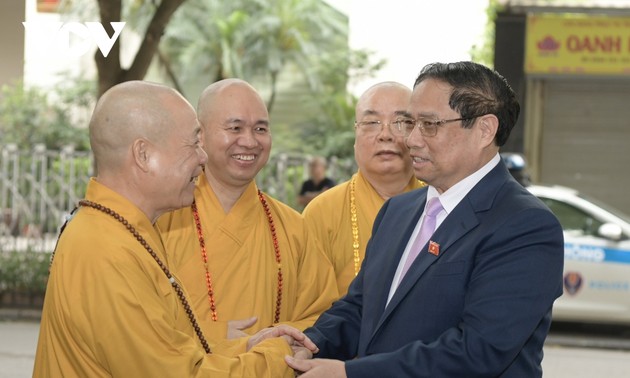 Premierminister Pham Minh Chinh gratuliert zum Vesakfest 2024