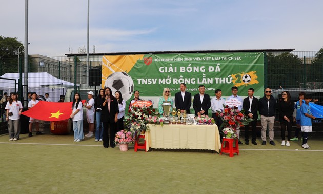 Das 20. erweiterte Fußballturnier der vietnamesischen Studierenden in Tschechien