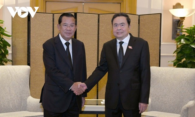 Parlamentspräsident Tran Thanh Man empfängt kambodschanischen Senatspräsident Hun Sen