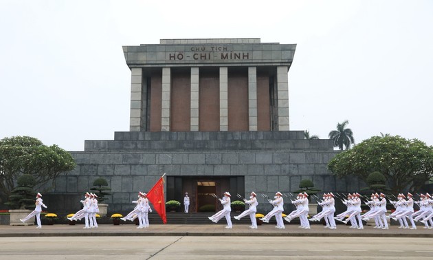 Das Ho-Chi-Minh-Mausoleum ist ein leuchtendes Symbol für Generationen der Vietnamesen