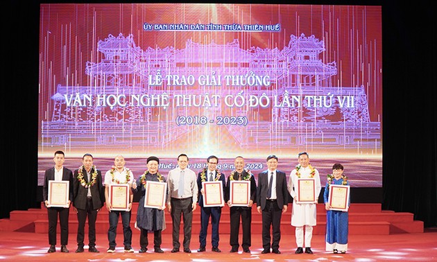 Verleihung des Literatur- und Kunstpreises der Kaiserstadt Hue