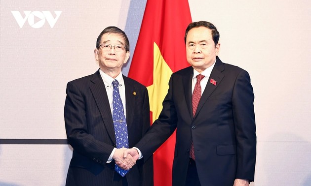 Parlamentspräsident Tran Thanh Man empfängt den Vorsitzenden der Nagasaki-Vietnam-Freundschaftsgesellschaft