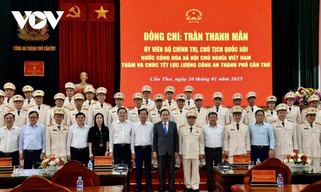 Parlamentspräsident Tran Thanh Man überreicht Tet-Geschenke in der Stadt Can Tho