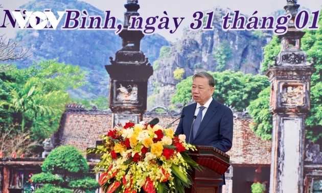 KPV-Generalsekretär To Lam nimmt am Baumpflanzenfest in Ninh Binh teil