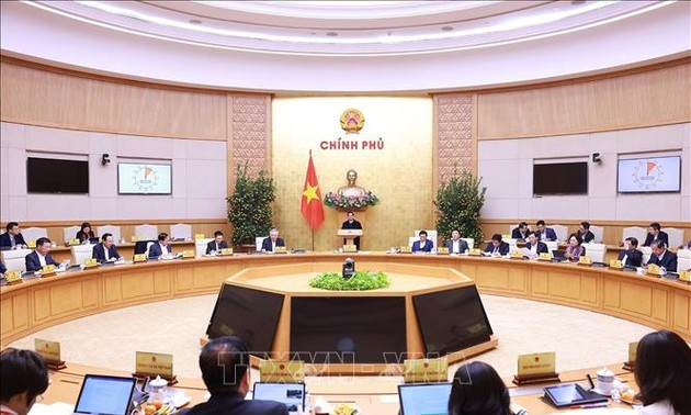 Premierminister Pham Minh Chinh leitet die Regierungssitzung