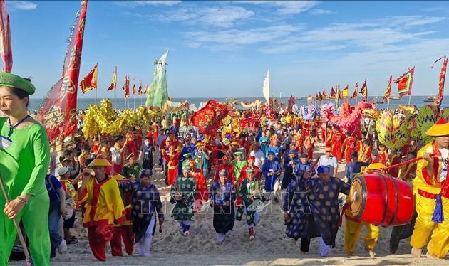 Das Dinh Co-Fest mit verschiedenen attraktiven Aktivitäten