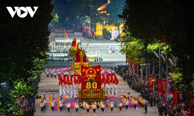 Zweite Probe der Militärparade zum 80. Jahrestag der Augustrevolution und zum Nationalfeiertag