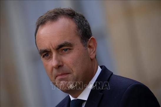 Französischer Premierminister tritt nach fast einem Monat im Amt zurück