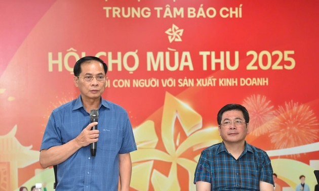 Beschleunigung der Einrichtung der Stände auf der Herbstmesse 2025