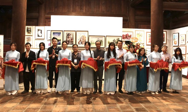 Eröffnung der internationalen Aquarellausstellung in Hanoi