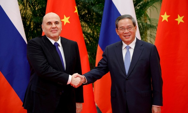 Der russische Premierminister beginnt seinen Besuch in China