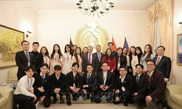 Verbindungen junger vietnamesischer Studierenden und Intellektuellen in Deutschland verstärken