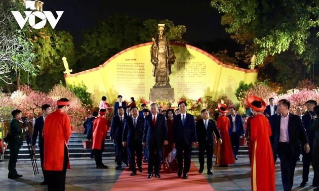 KPV-Generalsekretär To Lam übermittelt dem Parteikomitee, den Behörden und den Einwohnern von Hanoi seine Neujahrsgrüße