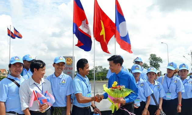 សកម្មភាពរំលឹកខួបអនុស្សាវរីយ៍ទិវាបង្កើតទំនាក់ទំបងកាទូតរវាងវៀតណាមឡាវនិងកម្ពុជា