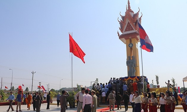 បើកសម្ពោធស្តូបមិត្តភាពវៀតណាម - កម្ពុជានៅតំបន់ភាគពាយព្យនៃប្រទេសកម្ពុជា