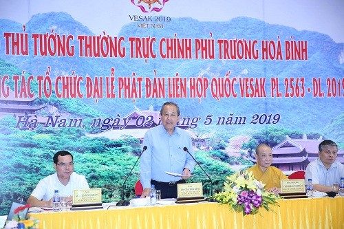 ឧបនាយករដ្ឋមន្ត្រី លោក Truong Hoa Binh ទៅត្រួតពិនិត្យការងារត្រៀមរៀបចំសម្រាប់មហាពិធីបុណ្យវិសាខបូជាអង្គការសហប្រជាជាតិ