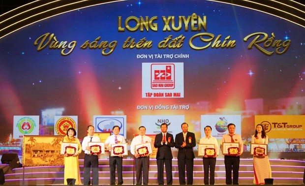 អភិវឌ្ឍទីក្រុង Long Xuyen អោយបានសក្តិសមជាទីក្រុងគំរូនៃតំបន់ដីសណ្ដទន្លេ Cuu Long