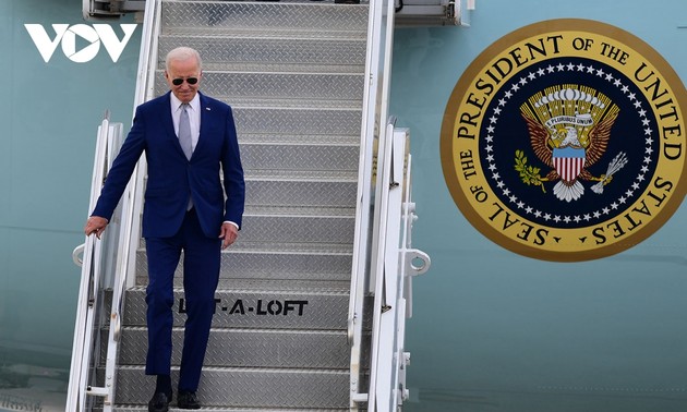 ប្រធានាធិបតីអាមេរិកលោក Joe Biden មកដល់ទីក្រុងហាណូយ ចាប់ផ្តើមដំណើរទស្សនកិច្ចផ្លូវរដ្ឋនៅវៀតណាម