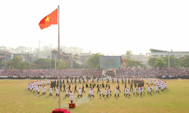 ការហ្វឹកហាត់រួមសម្រាប់ពិធីព្យុហយាត្រានិងក្បួនដង្ហែរអបអរសាទរខួប ៧០ ឆ្នាំនៃជ័យជំនះ Dien Bien Phu