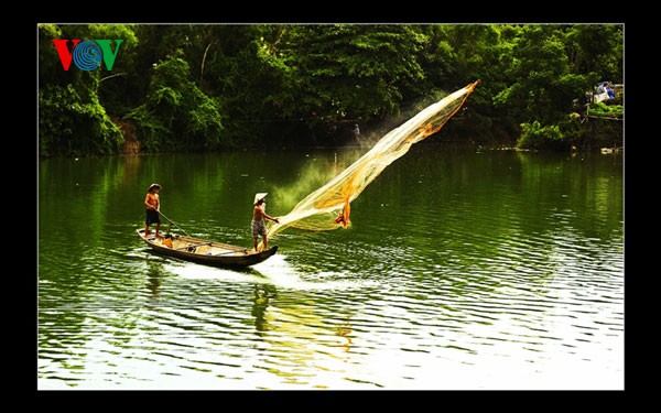 “របាំនៅលើដងទន្លេ”