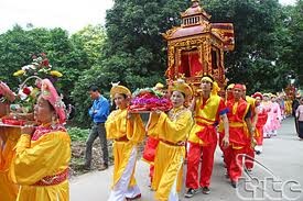 ដើមនិទាឃរដូវទៅទស្សនាវិហារ Ghenh 