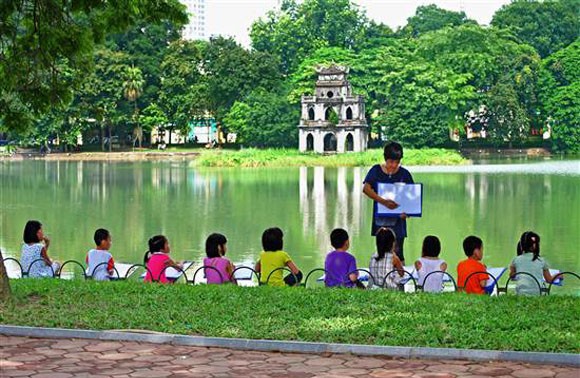 ជំនួបសំណេះសំណាល៖ហាណូយ-ទីក្រុងដើម្បីសន្តិភាព ១៥ឆ្នាំធ្វើសមាហរណកម្មនិងអភិវឌ្ឍន៍