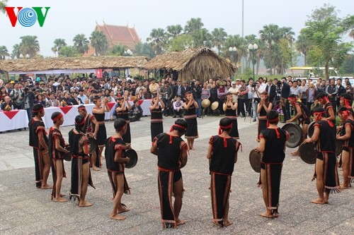 បរិយាកាសផ្សព្វផ្សាយទេសចរណ៍អាស៊ាននៅវៀតណាម