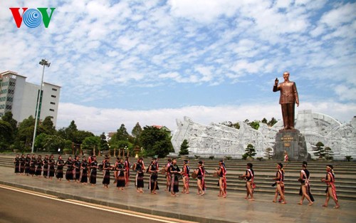 សកម្មភាពអុធធូបរំលឹកវិញ្ញាណក្ខ័ន្ទលោកប្រធានហូជីមិញនិងវីរៈយុទ្ធជនពលីនៅខេត្ត Gia Lai