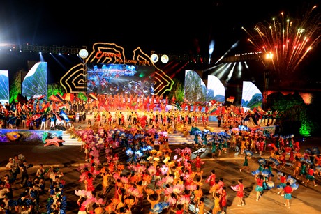 Quang Ninh៖ត្រៀមខ្លួនជាស្រេចឲ្យ Carnaval Ha Long ឆ្នាំ២០១៥