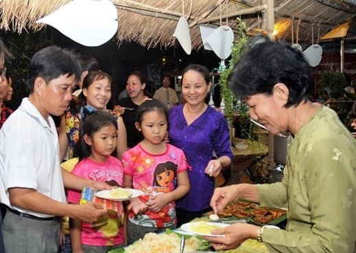 មហោស្រពចំណីអាហារនៅតំបន់ប៉ែកខាងត្បូងប្រារព្វឡើង