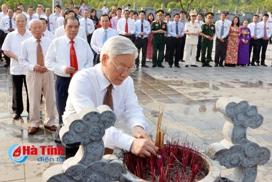 រំលឹកខួបអនុស្សាវរីយ៍លើកទី១១០ទិវាកំណើតអគ្គលេខាបក្ស Ha Huy Tap