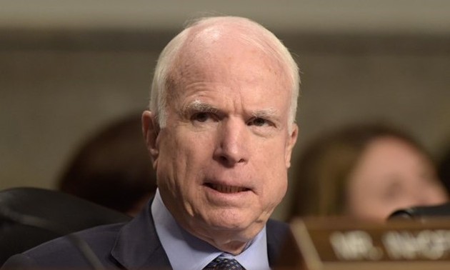 ព្រឹទ្ធសមាជិក John McCain ដកសេចក្តីសម្រេចគាំទ្រលោក Donald Trump 