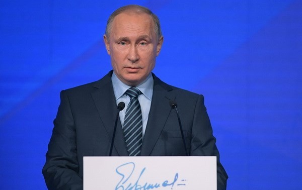 ប្រធានាធិបតីរុស្ស៊ី លោក Vladimir Putin អានសារសហរព័ន្ធឆ្នាំ ២០១៦