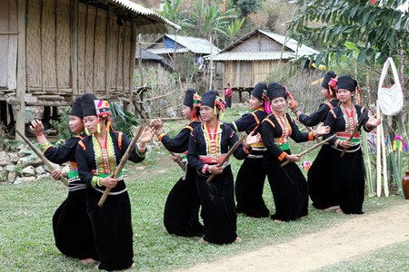 លក្ខណៈធម្មជាតិក្នុងជីវភាពរស់នៅនិងតន្ត្រីរបស់ជនជាតិ Kho Mu