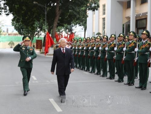 អគ្គលេខាបក្ស លោក Nguyen Phu Trong ទៅជូនពរបុណ្យតេតនៅបញ្ជាការដ្ឋានកងទ័ពការពារព្រំដែន