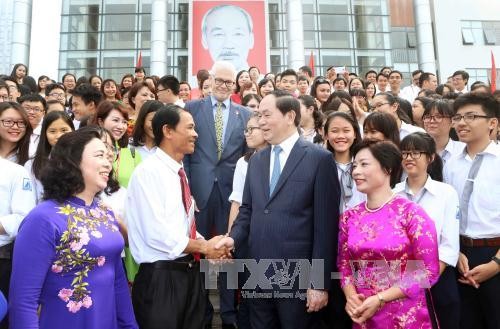 越南全国2200万学生参加2016-2017新学年开学典礼