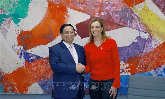  范明政参观南非约翰内斯堡证券交易所