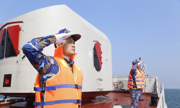 越中海军编队在北部湾进行联合巡逻