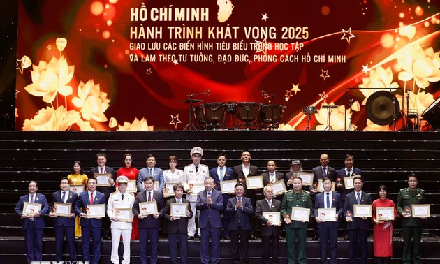 苏林：每个党员干部都应成为激发者