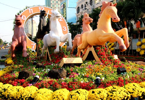 Roads of flowers and books open in Ho Chi Minh City