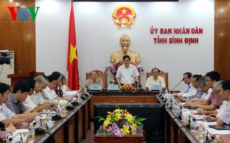 Minister Cao Duc Phat inspects support for fishermen in Binh Dinh province