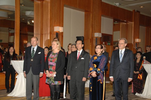 Friendly meeting to mark Vietnam-Sweden 45th diplomatic ties