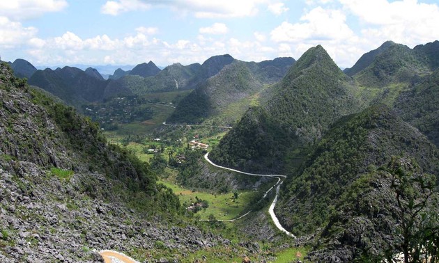 A breathtaking journey to Dong Van Plateau