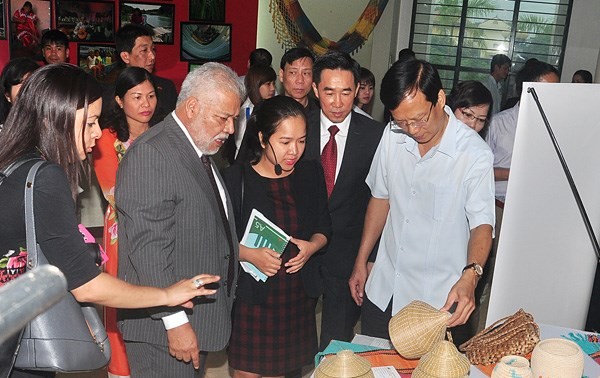 Venezuelan handicrafts showcased in northern province