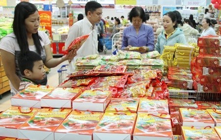 HCM city companies stockpile sufficient goods for Tet